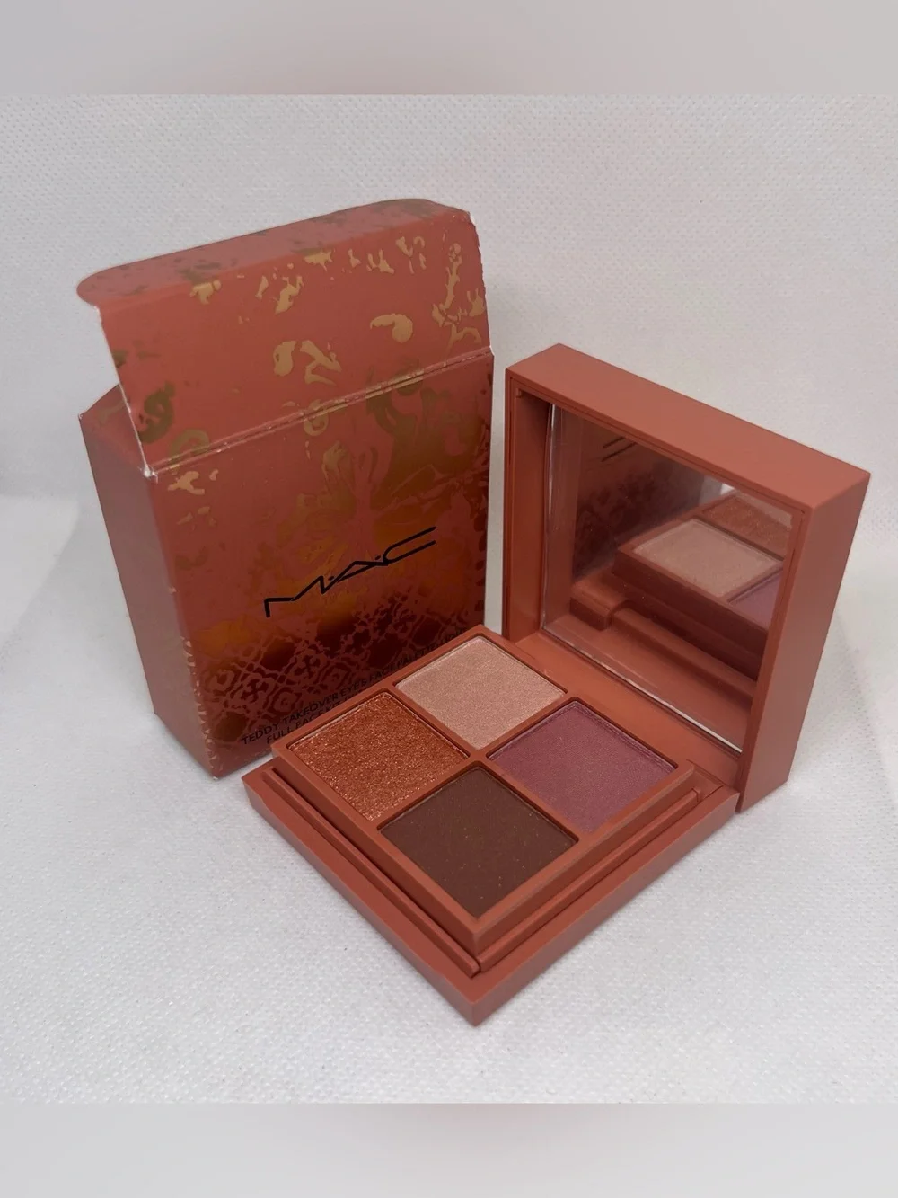 MAC Cosmetics Pink & Peach Eyeshadow and Blush Palette